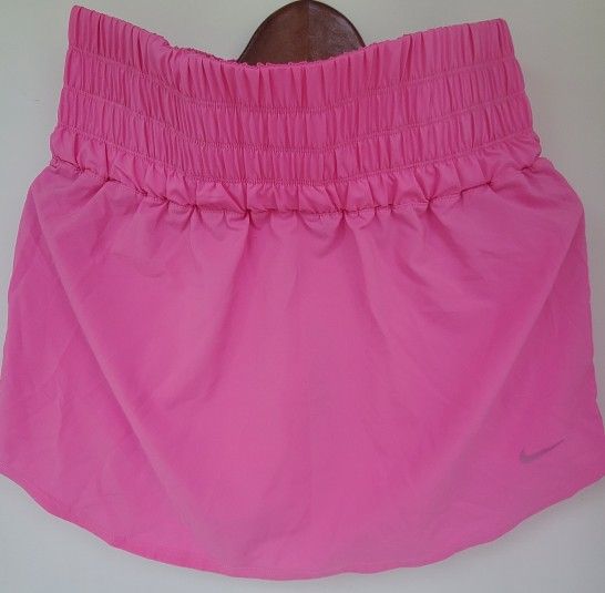 NIKE one Women's Dri Fit Skort Shorts Ultra High Waisted Pink Size Medium NWT pull on