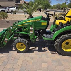 2022 John Deere 2025 with Backhoe
