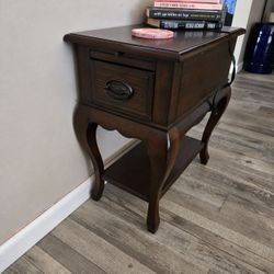Charging table cherrywood