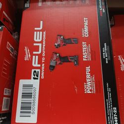 Milwaukee new Kit Hammer Drill And Impact 12M Fuel 