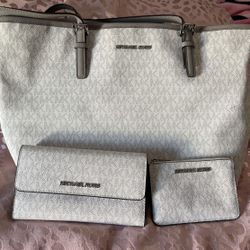 MK Purse/wallet And Matching Coin Purse 