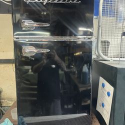 Frigidaire Mini Fridge