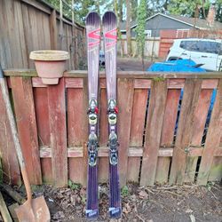 Salomon Downhill Snow Skis With High Quality Binding Size 166 Cm