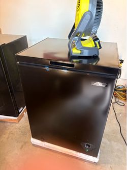 Arctic king 5.0 cu ft Chest Freezer