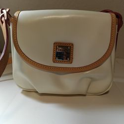New Dooney & Bourke Small Patent Leather Crossbody $128 Retail