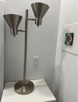 Table Lamp With 2 Lamp Shades