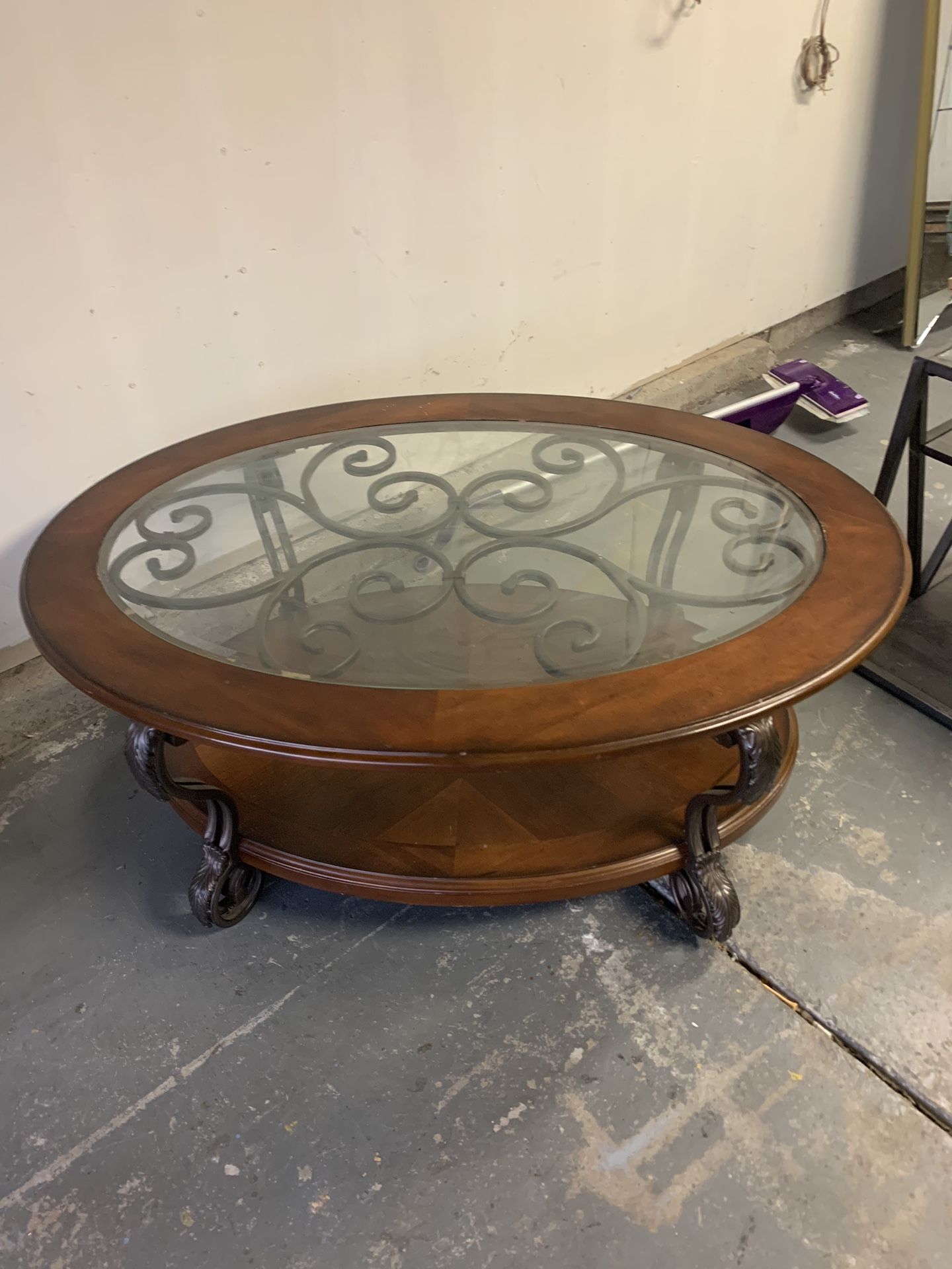 Coffe Table Good Condition Need It Gone Moving Out