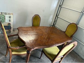 Dining table set