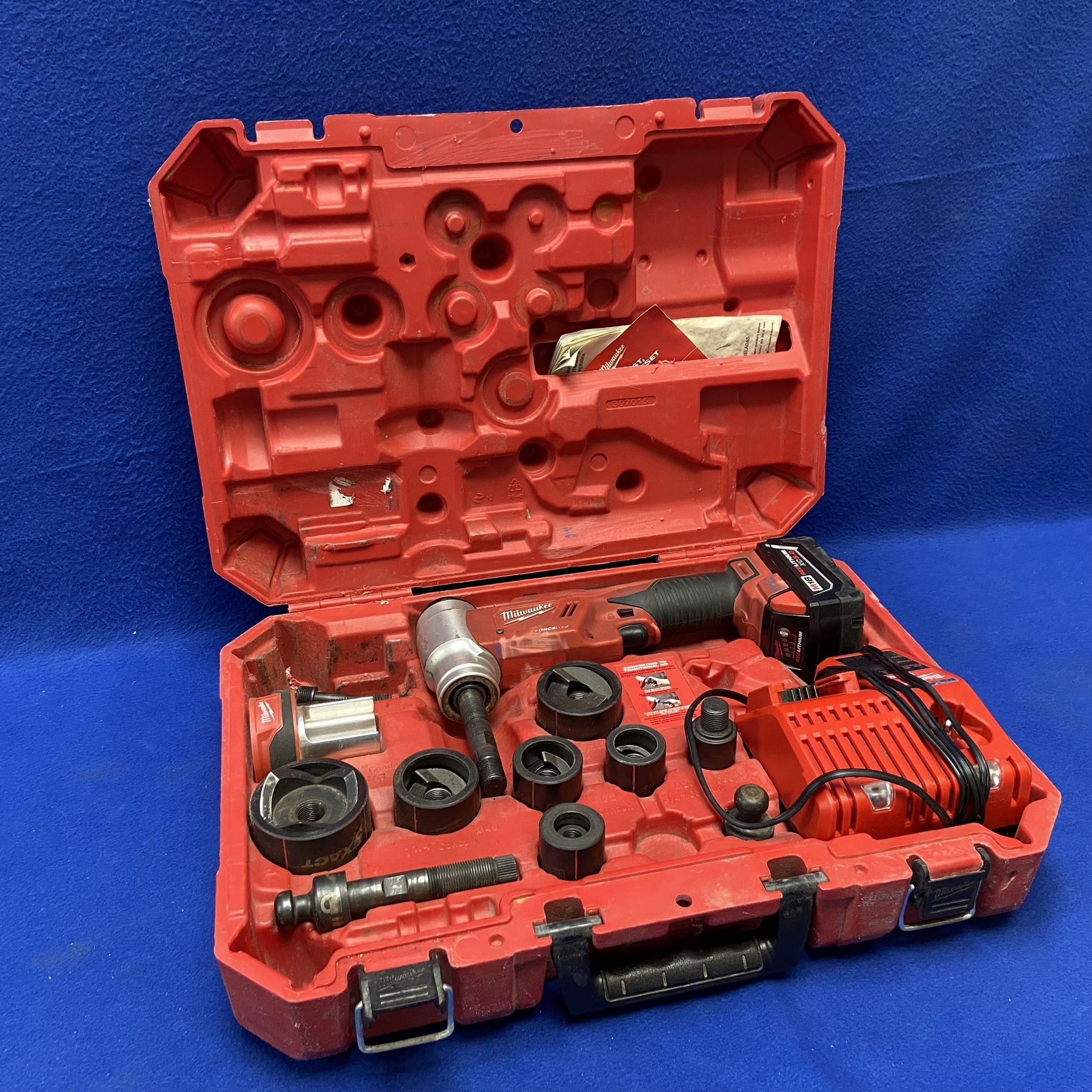 Milwaukee 2677-20 M18 18-Volt FORCE LOGIC 6 Ton Knockout Tool w/ 1/2” - 2” 11053617