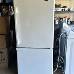 Amana Refrigerator 