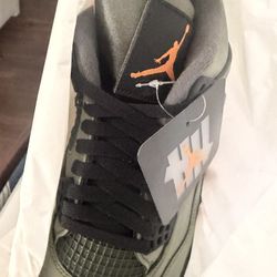 Undefeated Jordan 4