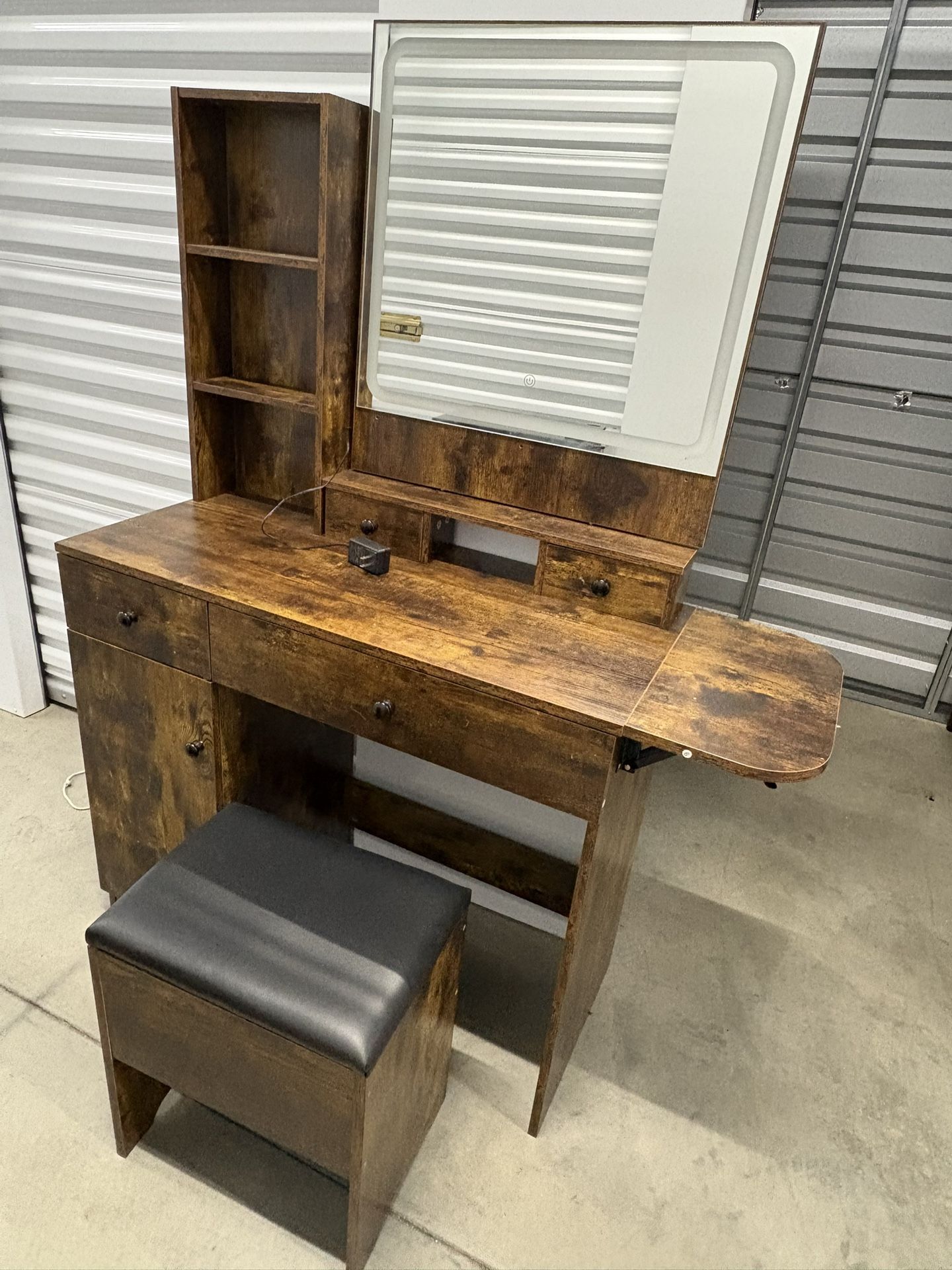 Make Up Table With Mirror With Outlets And Chair -$145