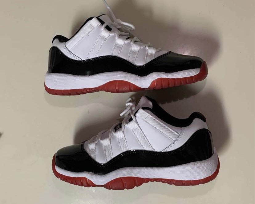 selling 11s size 5Y worn 3x 