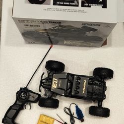 Off-road Tracer remote control car with reachable battery and charger/ new/ See Discription 👍👍