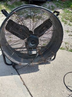 GARAGE INDUSTRIAL FAN SOLD AS IS‼️