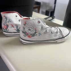 Girls Size 10 Converse 