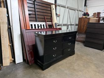 Dresser $160
