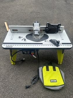 Ryobi router table, router, and bits.  Complete
