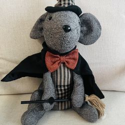 Small Mouse  With Broom - Home Decor 