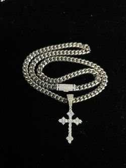 Silver 925 chain (20”) + Lab-Vivid diamond cross pendant.