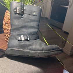 UGGS BOOTS 