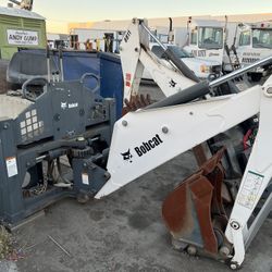 Bobcat  709 Backhoe, Attachment