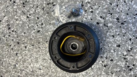 Nardi hub 98 Mitsubishi Montero