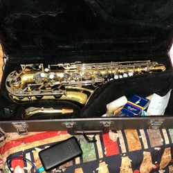 Yamaha YAS-23 Alto Saxophone - Gold Excellent Condition & Case