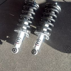 3 Inch Lift Loaded Struts.  Nissan Titan