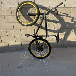 Goon 29. Black Mamba Throne