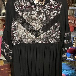 Boho Bliss black embroidered babydoll mini dress/tunic Size Small Like New Smoke Free