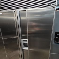 48" SUB ZERO BUILT IN STAINLESS STEEL REFRIGERATOR