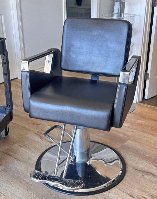 BARBER CHAIR 