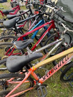 Several bikes- specialized-roadmaster-Dawes-giant