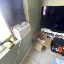 Window Ac Side to side Up And Down I Can Help 