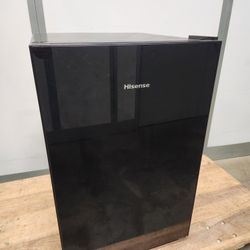 Hisense Mini Fridge