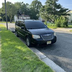 2010 Chrysler Town & Country · Limited Minivan 4D