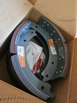 Brakes ( Balatas ) for trailers and trucks ( tengo 4 balatas )