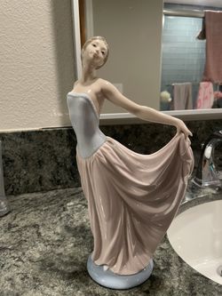 Lladro Dancer 