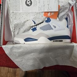 Air Jordan 4 Military Blue