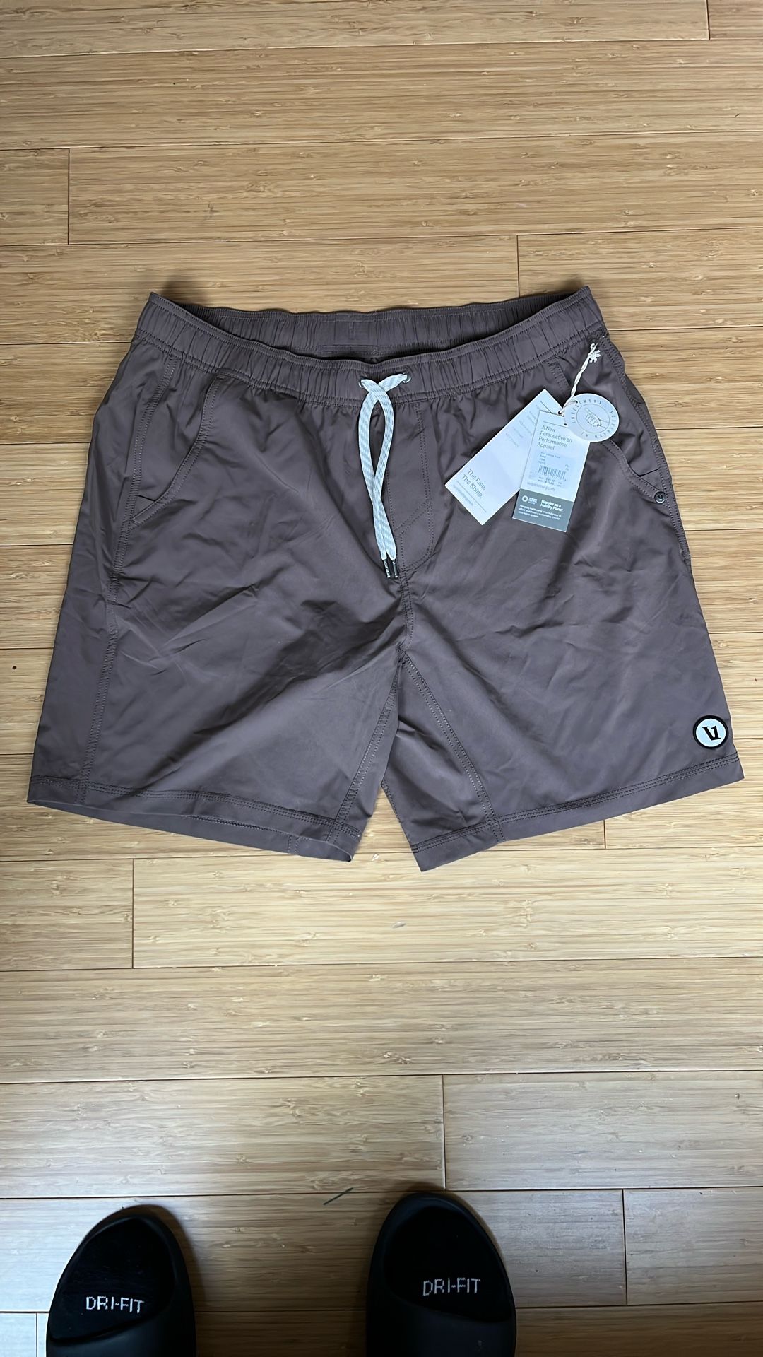 Men’s XL Vuori Shorts Brand New