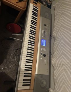 Yamaha Piano Keyboard