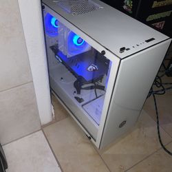 Intel i7, GTX 1070, 16GB RAM, White RGB Case