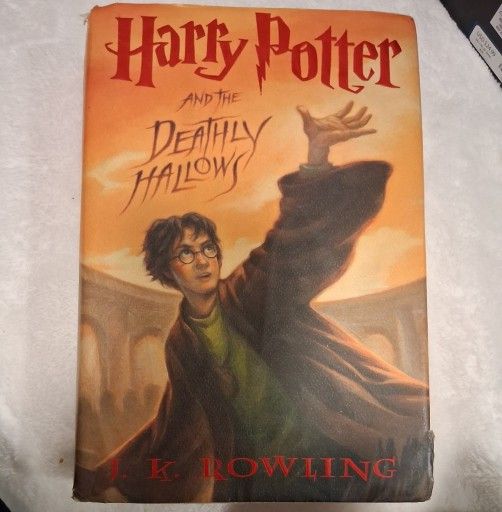 Harry Potter Deathly Hollowsuse Like New