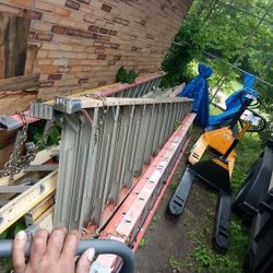 Lots Of 32ft,28ft N 36ft Ladders All Fiberglass 