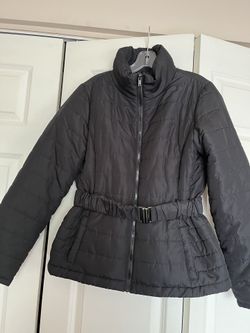 It’s Very Good Puffy Jacket From New York And Company In Size Medium. The Color Is Black itsFor Woman’s 