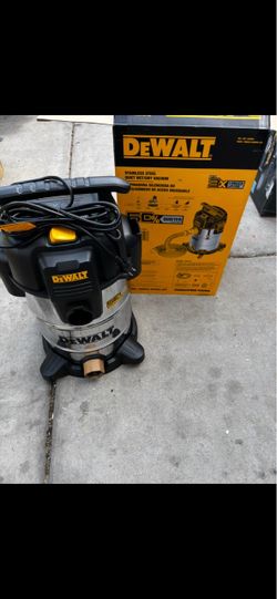 DeWalt 8-Gallon 4 HP Stealthsonic Quiet Stainless Steel Wet Dry Vacuum