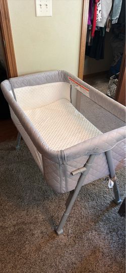 Portable Baby Bassinet with Mattress Pad