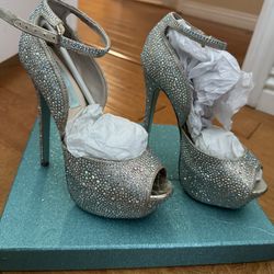 Betsy Johnson SB-Kiss Champ Fab Wedding Heels