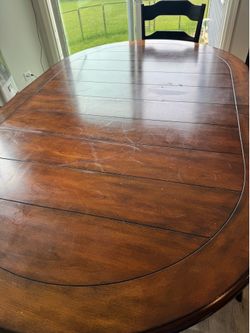 Beautiful 8 piece table!